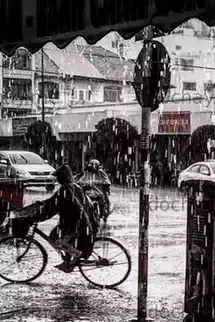 Sài Gòn làm sao tránh được những cơn mưa!